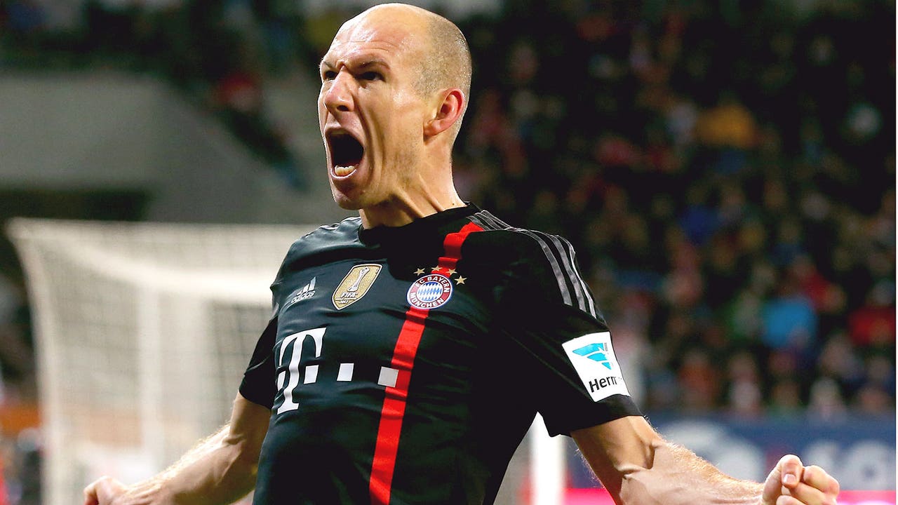 Bayern create further separation with win; Dortmund fall to Hertha